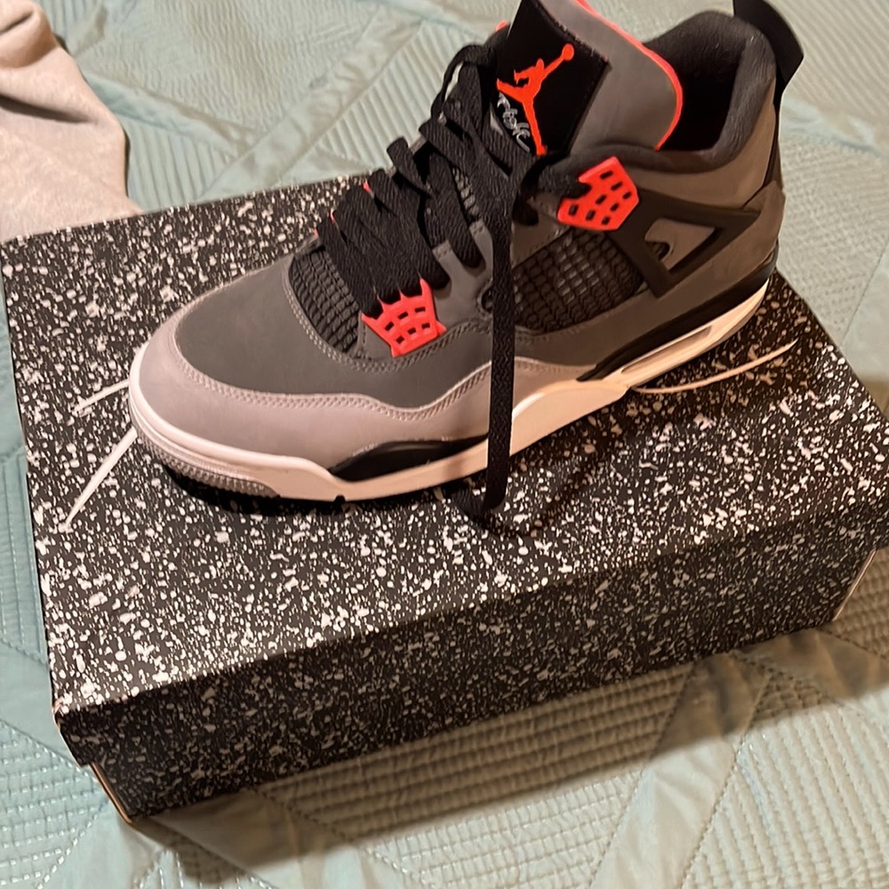 Jordan 4 retro